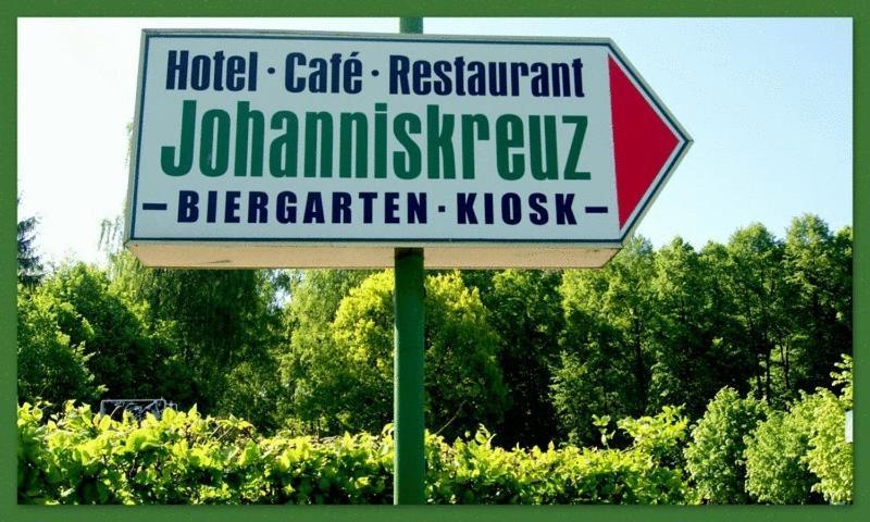 Hotel-Restaurant Johanniskreuz Trippstadt المظهر الخارجي الصورة
